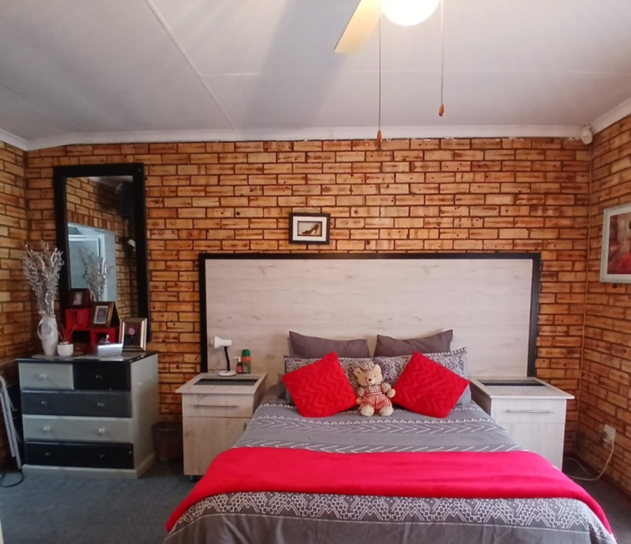 3 Bedroom Property for Sale in Rustenburg Central North West